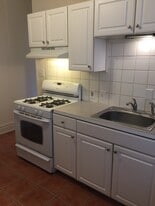 Building Photo - 809 N Van Buren St