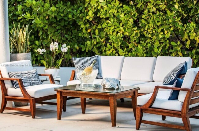 Building Photo - 50 South Pointe Dr