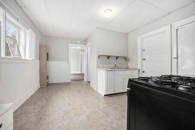 Building Photo - 121 S Clay St