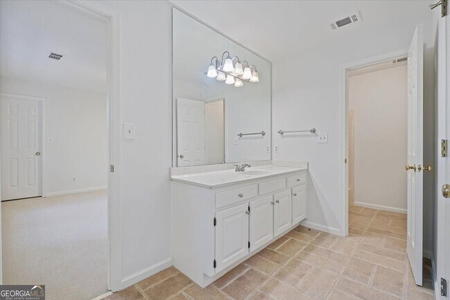 Building Photo - 80 Cliffcreek Trce NE