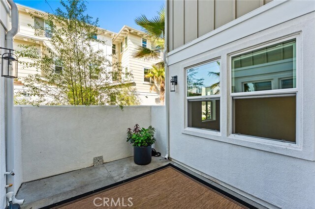 Building Photo - 2116 Cresta Dr