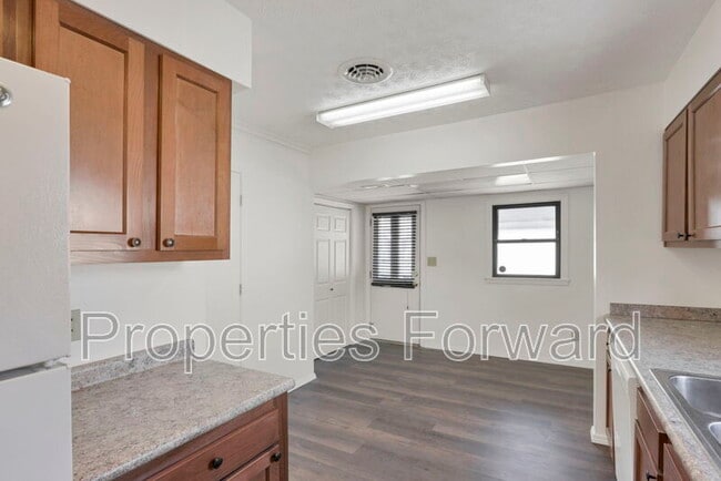 Building Photo - 4379 Maplegrove Dr