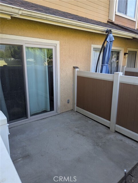 Building Photo - 1460 Kendall Dr
