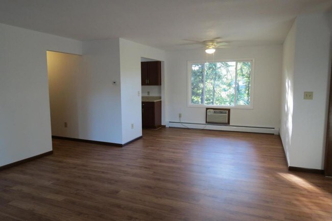 Building Photo - 722 Highland