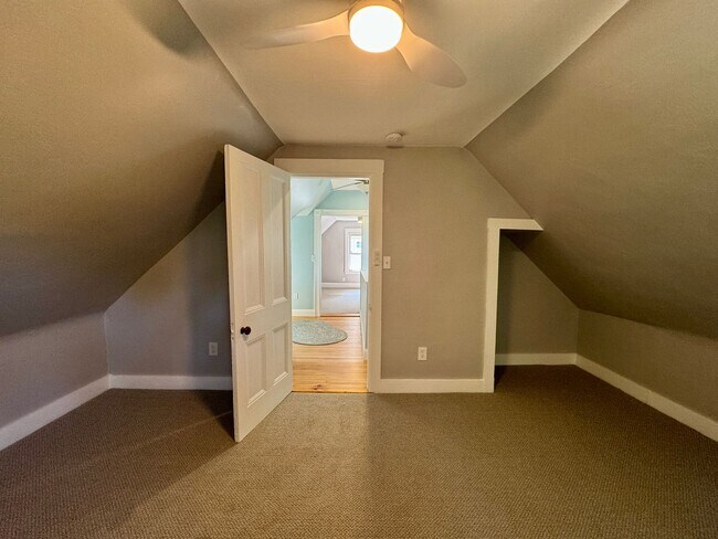 Building Photo - 3BD/1.5BA South Portland Single Family Home!! W/D In-Unit & Storage in Basement & Shed! Available...