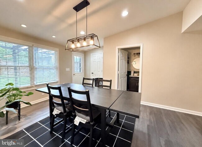 Building Photo - 6416 Lacrosse Ln