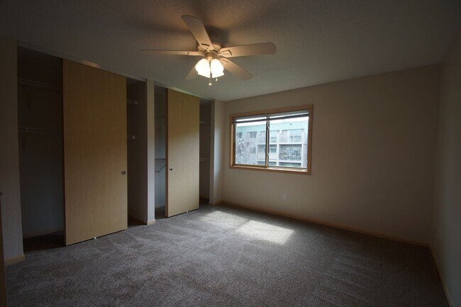 Building Photo - Fully Renovated Appaloosa Suite