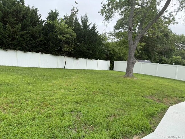 Building Photo - 495 Hawkins Rd