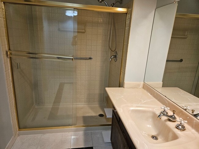 Building Photo - 3 BED 2 BATH IN AURORA