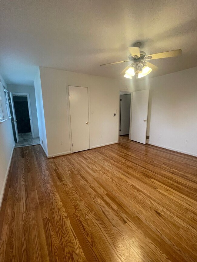 Building Photo - Single Family in Silver Spring