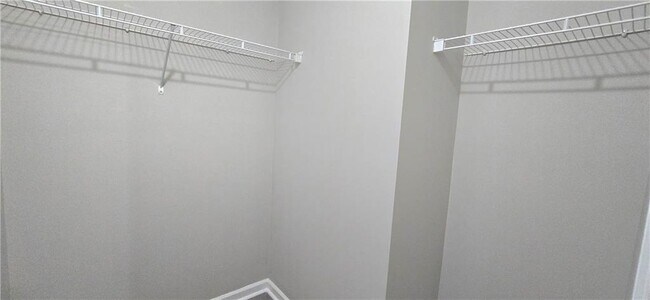 Building Photo - 610 James Ridge Dr