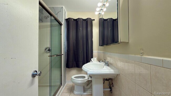 Building Photo - 855 John Daly St