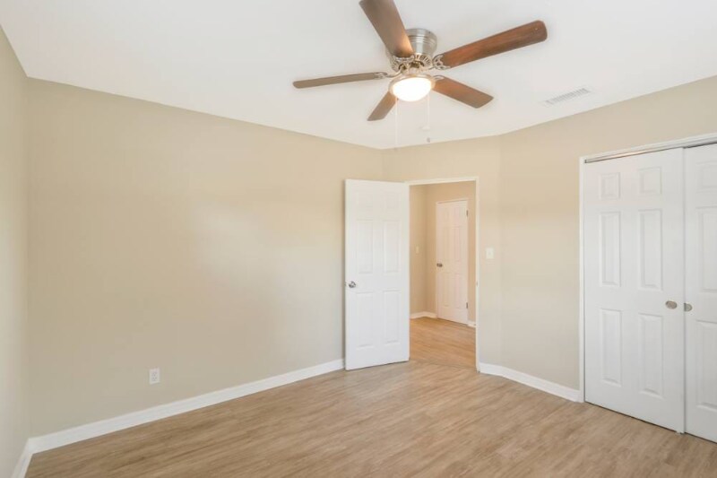 Building Photo - 27296 Sunnybrook Rd