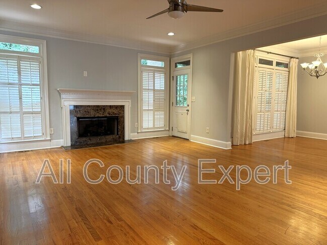Building Photo - 871 Lenox Ct NE