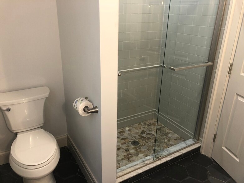 First floor bathroom - 252 Water St