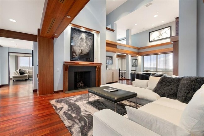 Building Photo - 5 W Mountain St