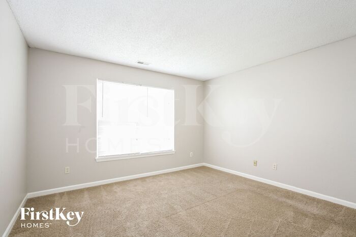 Building Photo - 10319 Kensil St
