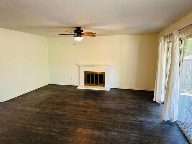 Building Photo - Charming Cascade Park One Level Home