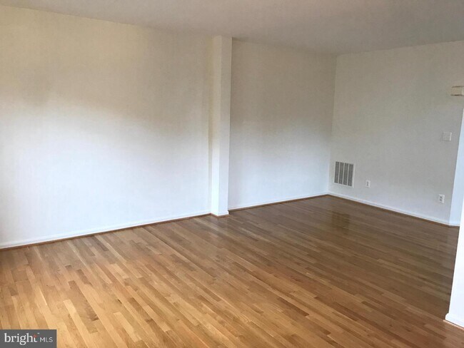 Building Photo - 11613 Amara Pl