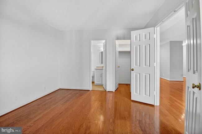 Building Photo - 4601 N Park Ave