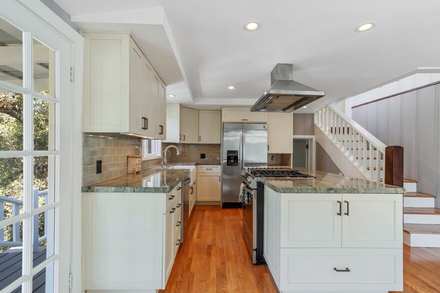 Building Photo - 109 Muerdago Rd