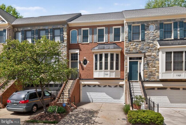 Building Photo - 1169 Regal Oak Dr