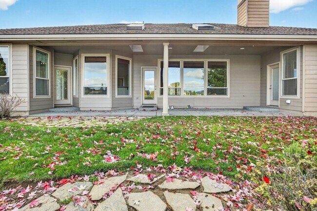 Building Photo - 460 Robert Trent Jones Blvd