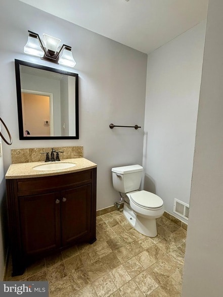 Building Photo - 6526 Beechwood Dr