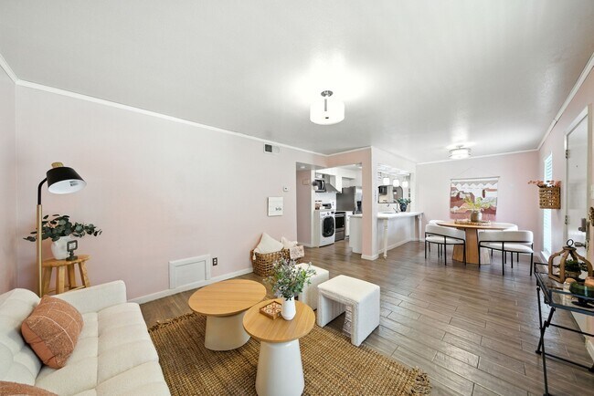 Building Photo - 8931 Gaylord Dr