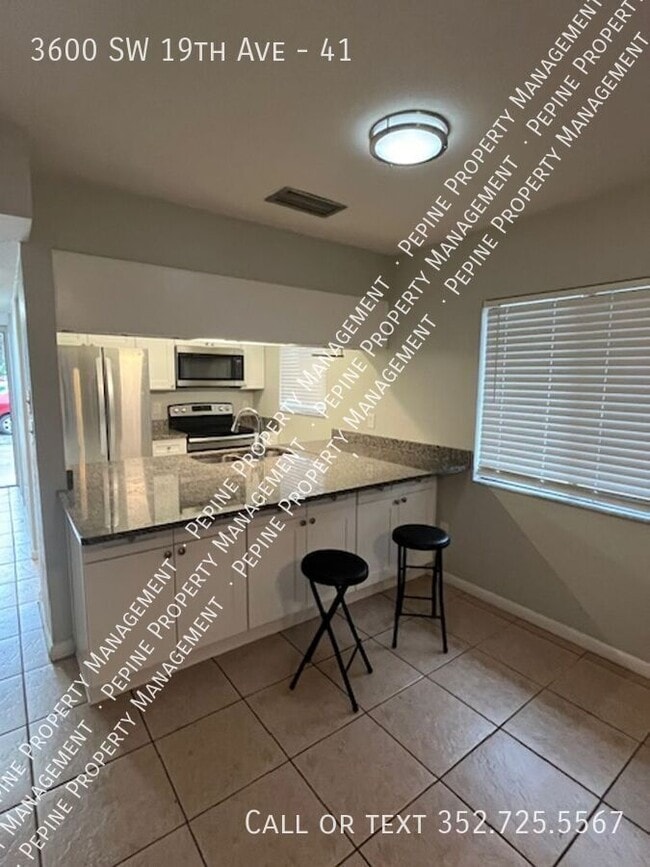 Building Photo - 3600 SW 19th Ave