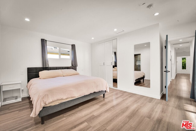 Building Photo - 12827 Sylvan St