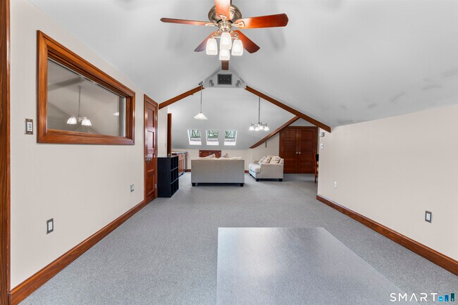 Building Photo - 105 Howe Ave