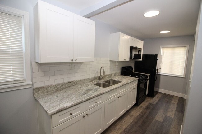Building Photo - 5847 Weddel St