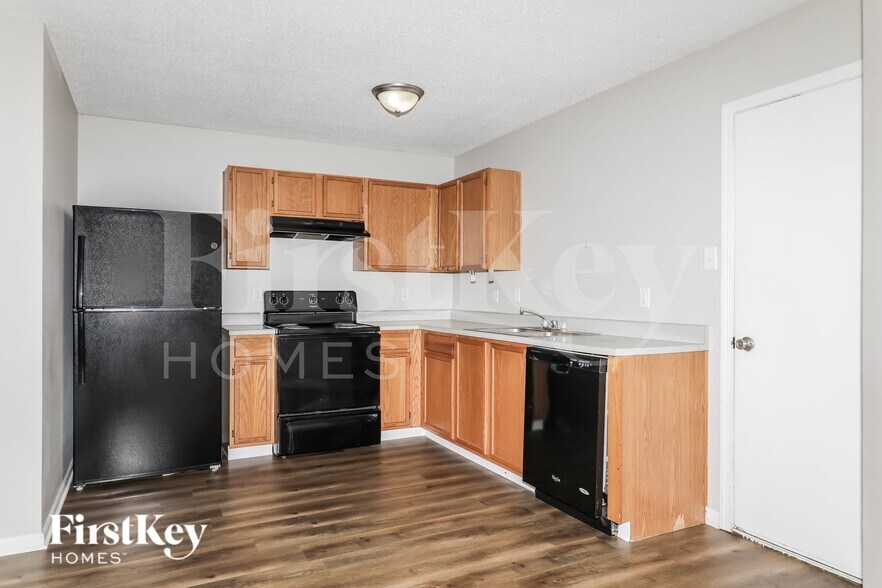 Building Photo - 10605 Glenayr Dr