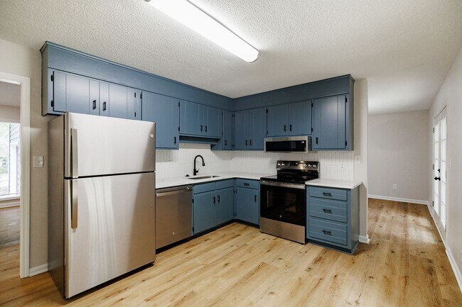 Building Photo - Updated Home in Ansley Park!