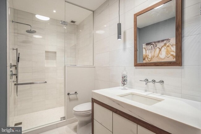 Building Photo - 300 International Drive