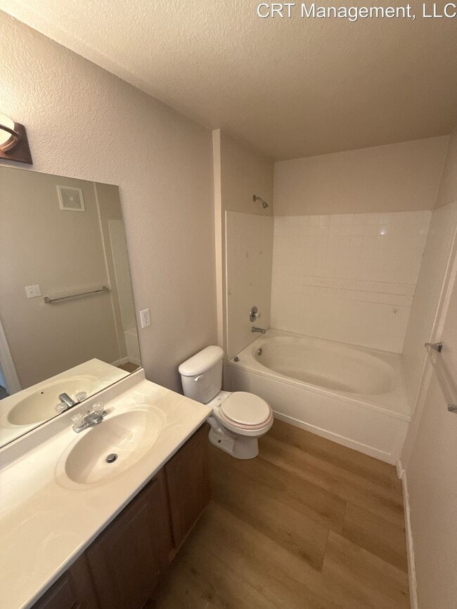 Building Photo - Spacious 2-Bed, 2-Bath Condo Available Nea...