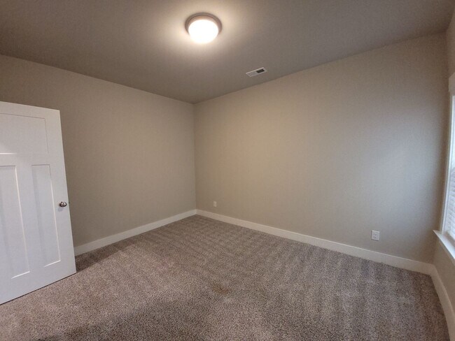 Building Photo - Zeirdt Road - Redstone Gate 7 - Toyato Field