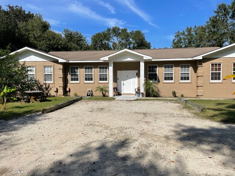 Building Photo - 11921 Woodland Ave