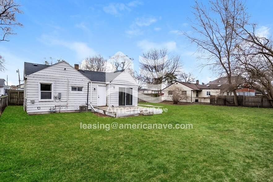 Building Photo - 23115 Powell Ave