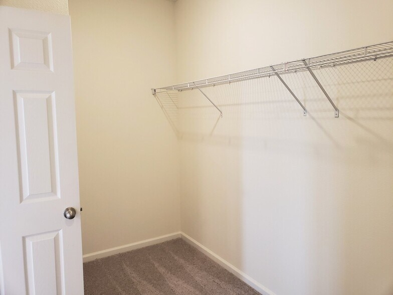 Building Photo - 89 Signet Cir