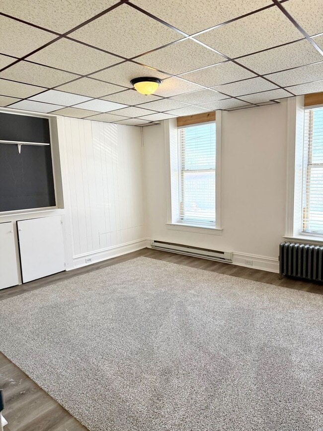 Building Photo - 1 Bedroom, 1 Bath First-Floor Apartment with Porch & Private Entrance