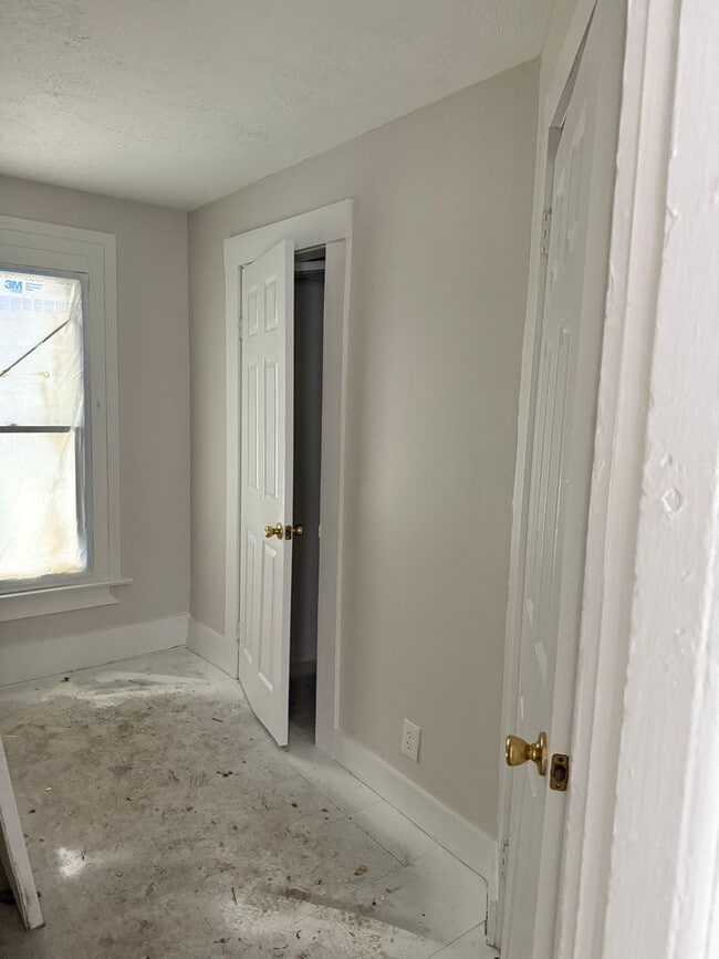 Building Photo - Avenue B