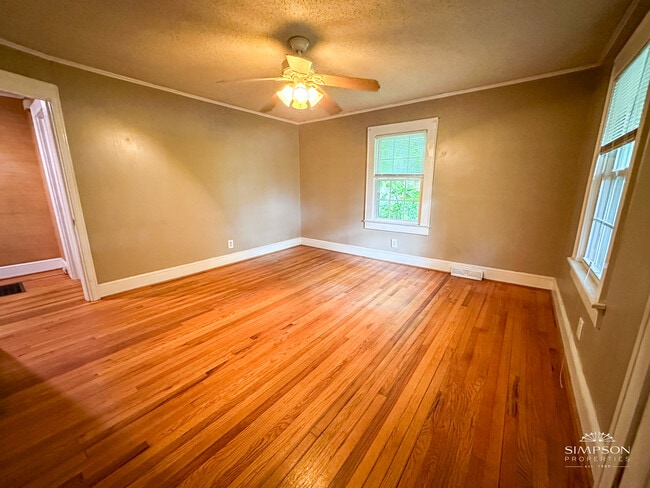 Building Photo - 2132 Eaton Rd