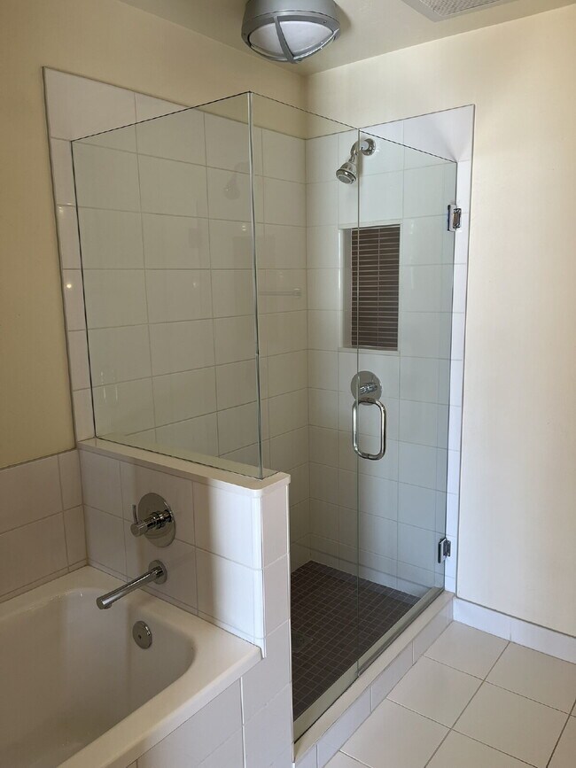 Building Photo - Contemporary 2 bed, 2.5 bath condo in Carbondale w/ stellar Mt. Sopris views