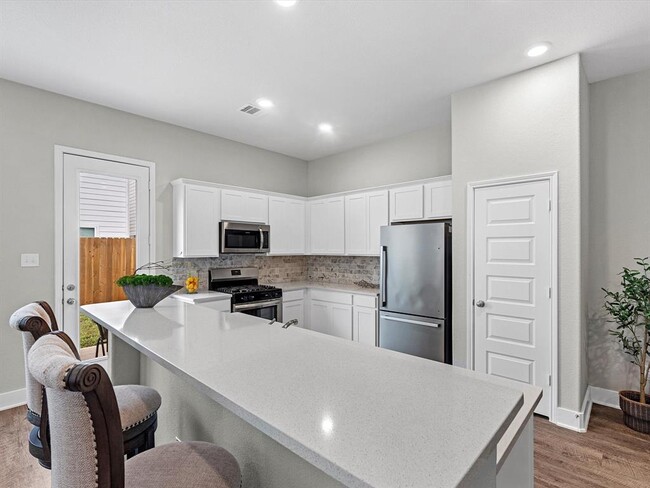 Building Photo - 4420 Ibiza Ln