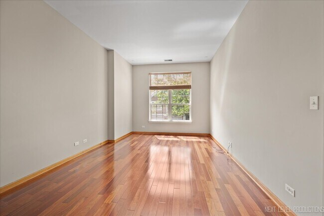 Building Photo - 2402 Wilton Ln