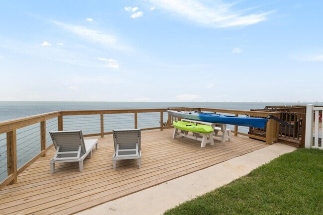 Building Photo - 106 Las Joyas Blvd