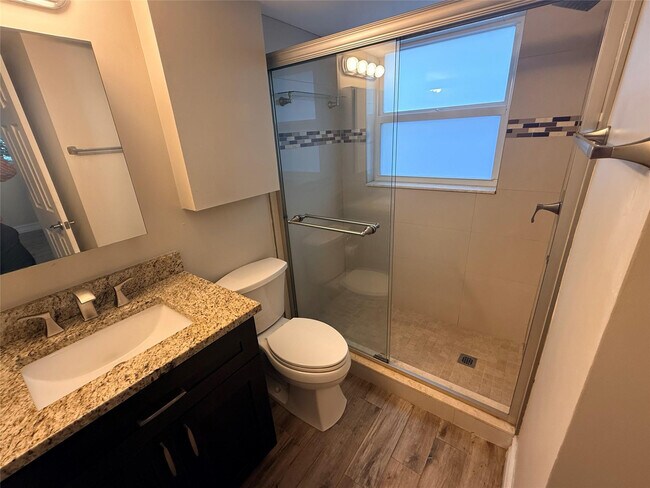 Building Photo - 3217 NE 11th St