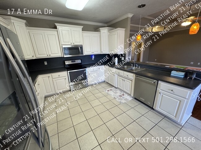 Building Photo - 17 Emma Dr